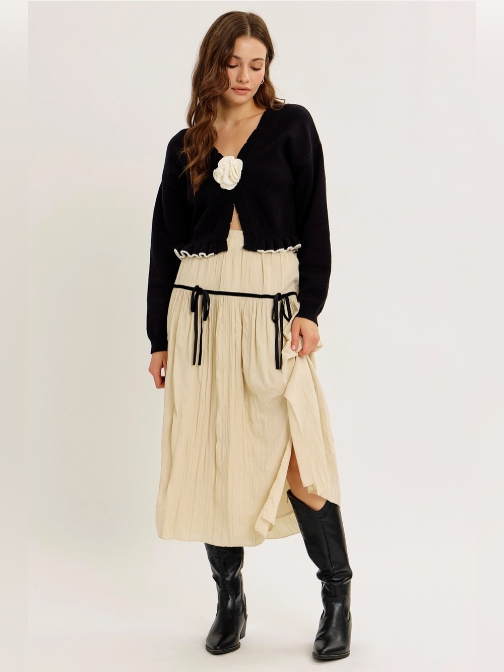 NWT V-Neck Snap Cardigan with Ruffled Hem - Black